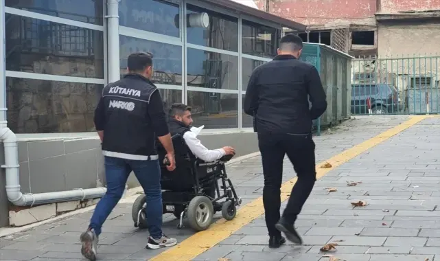 Kütahya'da uyuşturucu operasyonunda 3 zanlı tutuklandı