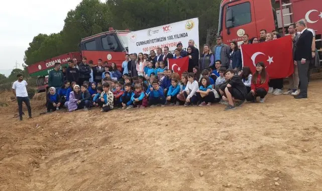 Burhaniye'de 100.Yılda 100 fidan dikildi
