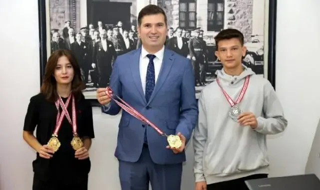 Tekvandoda şampiyonlar Edremit'ten çıktı