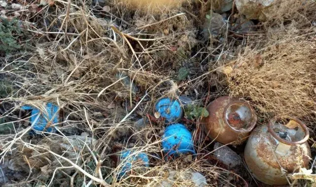 Hakkari kırsalında teröristlere ait malzemeler ele geçirildi
