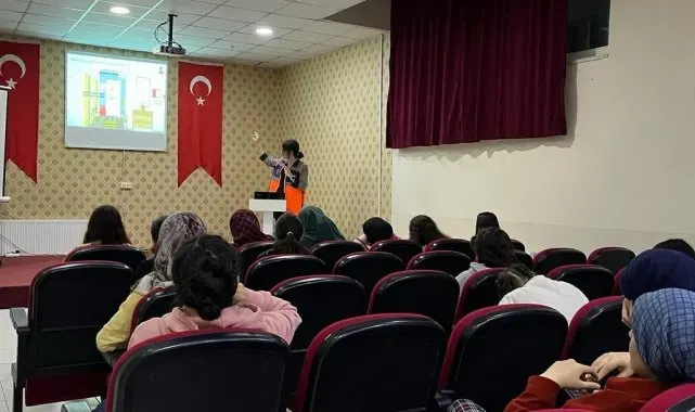 Üniversite öğrencilerine afet bilinci eğitimi verildi