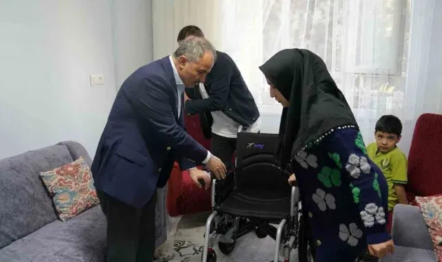 Sosyal medya üzerinden ulaşıp hayal ettiği akülü sandalyesine kavuştu