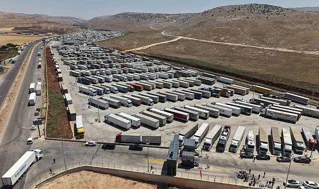 Arap Yarımadası ile ticarette kavşak nokta olan Cilvegözü'nden günde bin 500 tır giriş-çıkış yapıyor