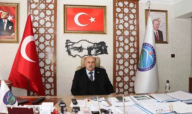 Şenkaya Belediye Başkanı Görbil Özcan partisinden istifa etti