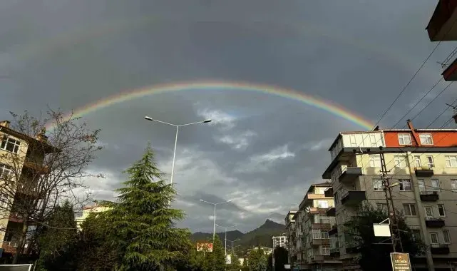Arhavi'de kartpostallık gökkuşağı manzarası