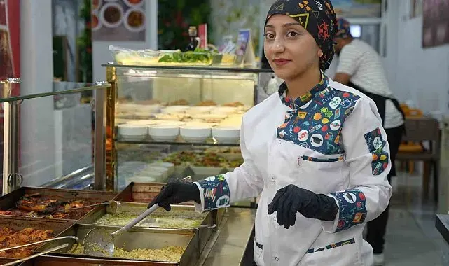 'Yapamazsın' diyenlere aldırış etmedi, 19 yaşında kendi işini kurdu