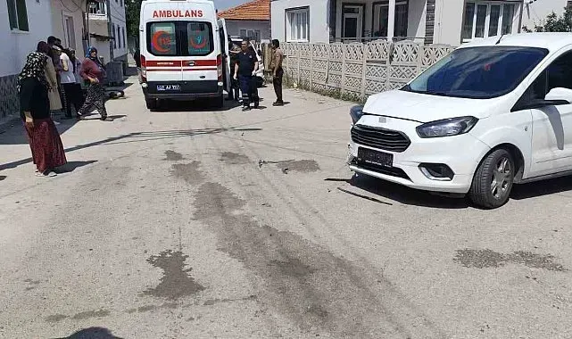 Otomobille çarpışan motosikletin sürücüsü yaralandı