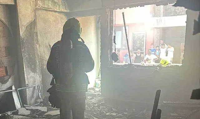 Bandırma'da apartman dairesinde çıkan yangın söndürüldü