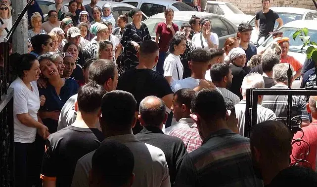 Silahlı saldırıda öldürülen baba ve oğluna hüzünlü veda