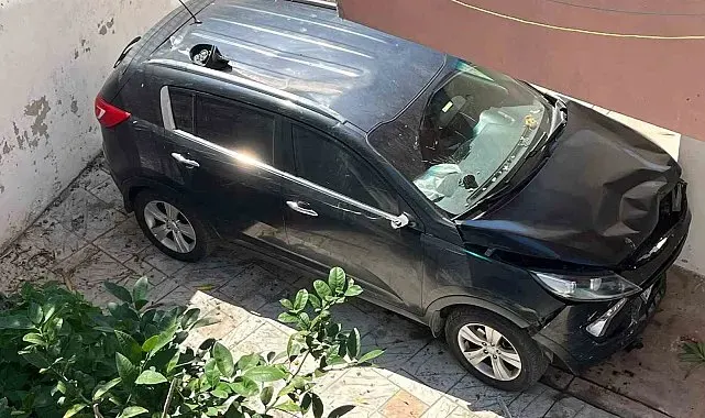 Sinop'ta otomobil apartman boşluğuna düştü