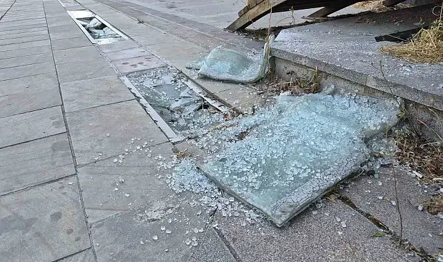 Hatboyu Caddesi vandalların hedefi oldu