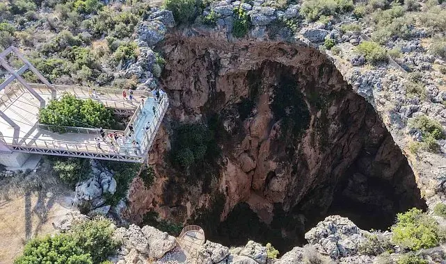 Cennet ve cehennem obruklarında ziyaretçi yoğunluğu