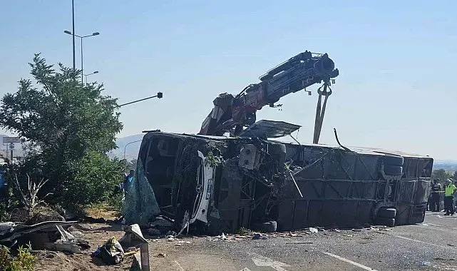 Kayseri'de yolcu otobüsü devrildi: Çok sayıda yaralı var