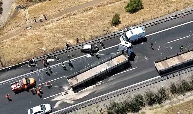Gaziantep'te 2 kişinin öldüğü zincirleme kaza bölgesi dron ile görüntülendi