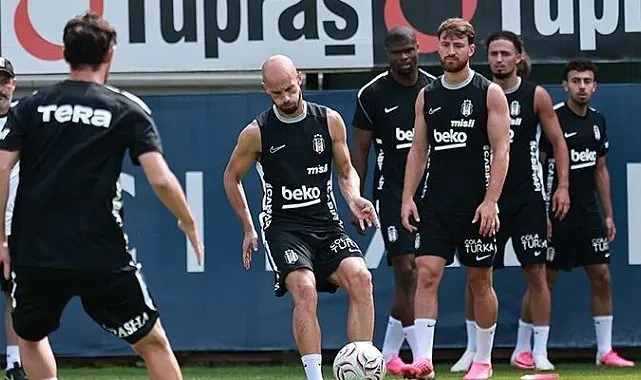 Beşiktaş'ta Leandro Trossard ilk antrenmanına çıktı