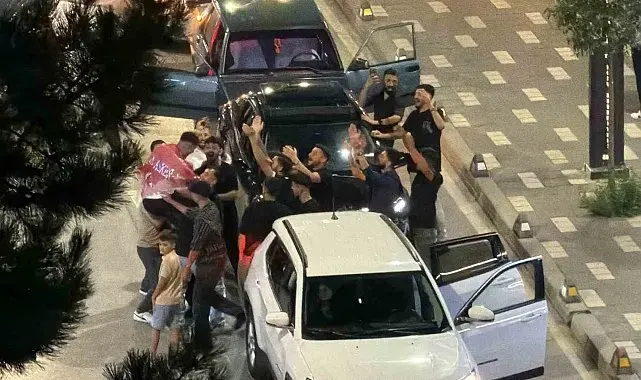 Bolu'da asker uğurlama konvoyunda trafiği kapatıp meşale yaktılar