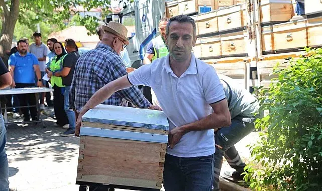 Büyükşehir'den Gündoğmuş ve İbradılı arıcılara bereket kovanı