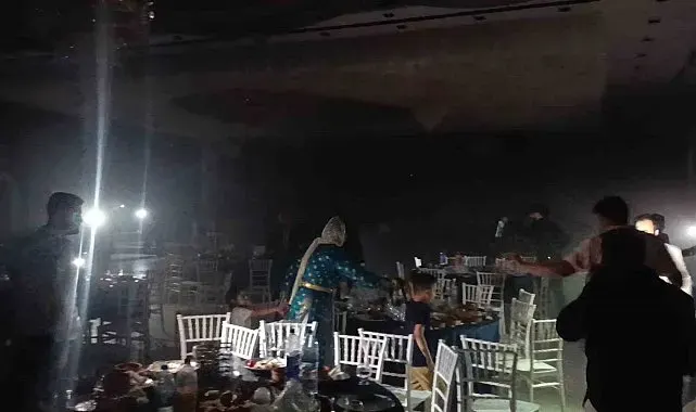Düğün salonunda yangın paniği: Anne gözyaşları arasında bebeğini aradı
