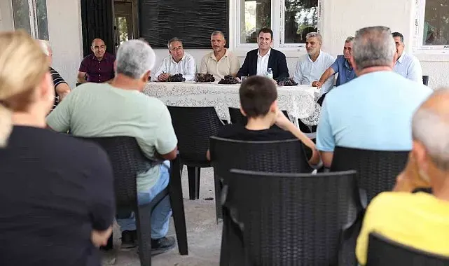Akdeniz'de hizmet mesaisi sahada: Beşikci mahalle sakinleriyle buluştu