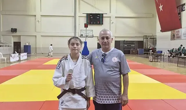 Kütahya Belediyespor'un başarılı judocusu gümüş madalya kazandı