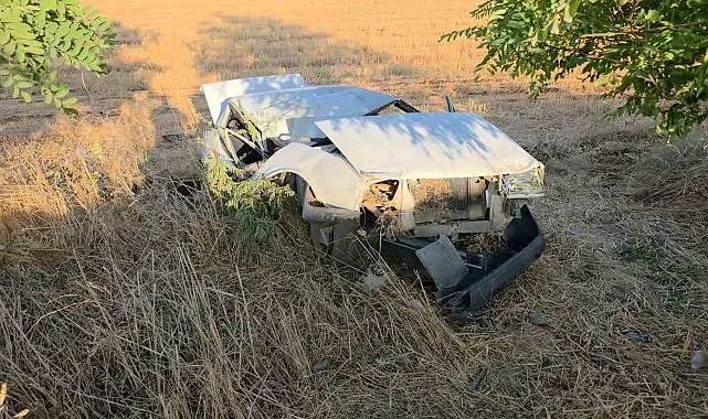 Alışveriş sonrası kaza yapan sürücünün Tofaş'ı hurdaya döndü