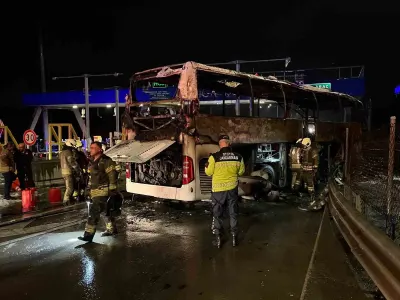 Kuzey Marmara Otoyolu'nda Facia: Bariyerlere Çarpan Otobüs Yandı, 2 Ölü, 8 Yaralı