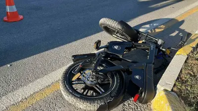 Çorum'da Minibüs Elektrikli Bisiklete Çarptı: 15 Yaşındaki Çocuk Yaralandı