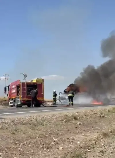 Konya Beyşehir'de Balya Yüklü Kamyonette Korkutan Yangın