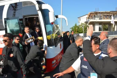 Canik'te Cumhurbaşkanı Erdoğan'a Coşkulu Karşılama: Türkiye Yüzyılı Vurgusu