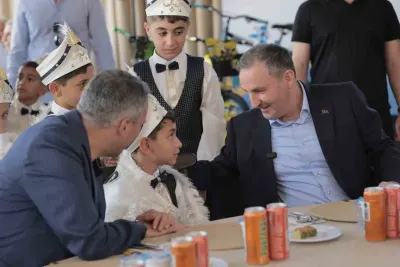 Sultanbeyli'de Geleneksel Sünnet Şöleni Coşkusu: 150 Çocuk Bisikletlerine Kovuştu