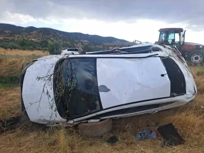 Bingöl Genç'te Trafik Kazası: Otomobil Şarampole Yuvarlandı, 4 Yaralı