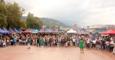 Çınarcık'ta Geleneksel Hamsi Festivali'nde 4 Ton Hamsi Dağıtıldı