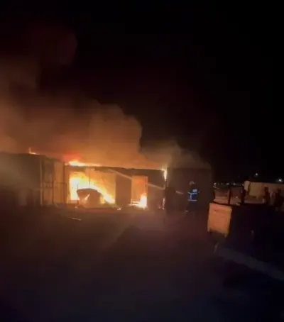 Adıyaman'da İşçi Konteynerlerinde Çıkan Yangın Paniğe Neden Oldu