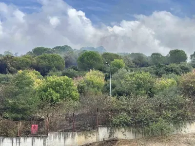 Maltepe’de Ormanlık Alanda Korkutan Yangın Kışlaya Sıçradı