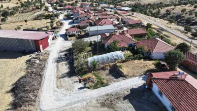 Selendi Gölbaşı Mahallesi Yıllar Sonra Parke Taşına Kavuştu