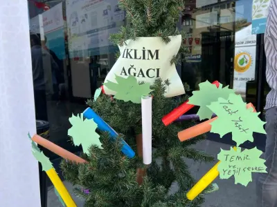 Kocaeli'de COP31 İklim Farkındalığı Etkinliği: Fidanlar Dağıtıldı ve İklim Ağacı Kuruldu