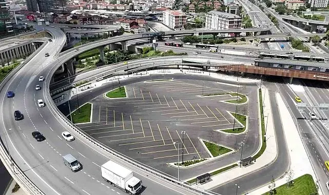 Kadıköy Rıhtım'daki otobüs peronları kaldırılıyor: 26 hat Uzunçayır'a taşınacak