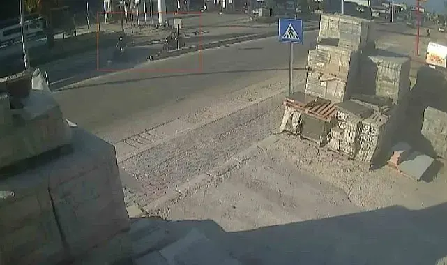 Feci motosiklet kazası kamerada: 72 yaşındaki sürücü hayatını kaybetti