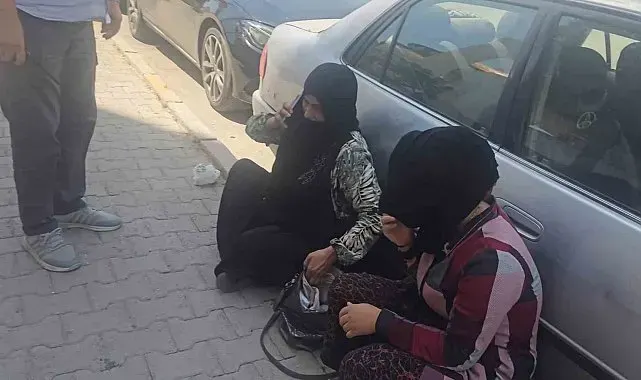 Elazığ'da dilencilere zabıta operasyonu: Aracın arkasına saklanıp telefonla konuşuyor gibi yaptılar