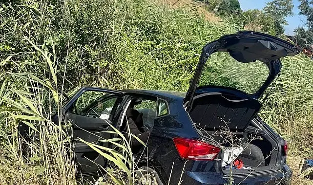 Karacabey'de otomobil sulama kanalına devrildi: 6 yaralı