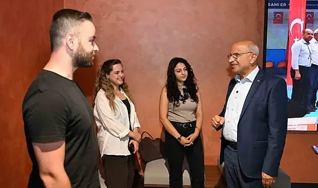 Büyükşehir Belediyesi Şehir Kütüphanesi öğrencilerin gözdesi oldu