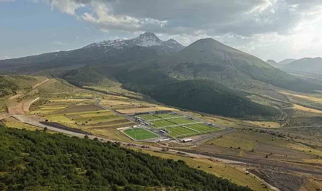 Büyükşehir'in spor vizyonu Erciyes'i yeni sezonun vazgeçilmez kamp merkezi yapıyor