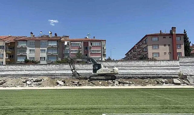 71 yıllık Gazi Atatürk Stadyumu'nda yıkım başladı, hatıralar hafızalarda kaldı