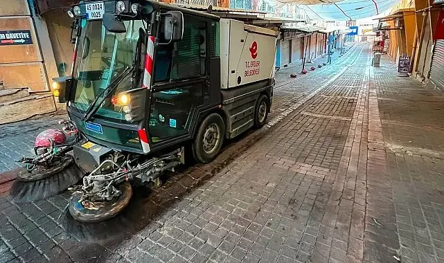 Efeler'de tarihi çarşılar ve sokaklar temizlendi
