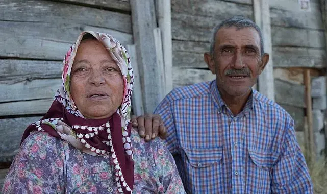 Evleri yanan kadın gözyaşı döken eşini teselli etti: "Ağlama, canımıza bir şey olmadı"