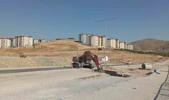 Malatya'da yol çalışmaları sırasında göçük: 2 işçi toprak altında kaldı