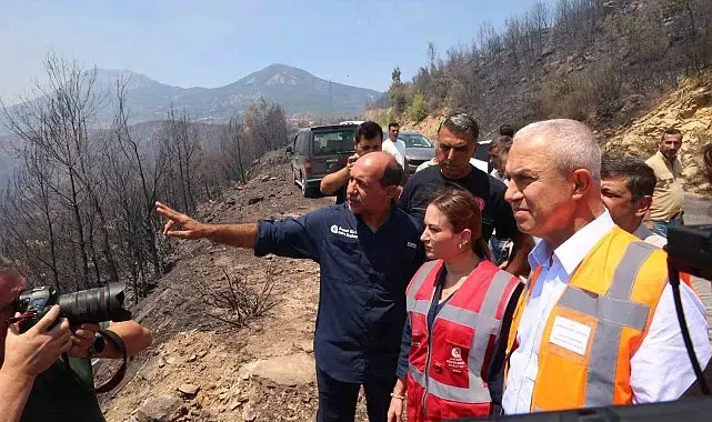 Antalya Büyükşehir Belediyesi Başkan Vekili Özdemir: "Ekipler yangının etrafını yüzde 80 oranında çevirdi"