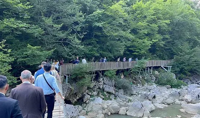 Büyükelçiler doğal güzelliğiyle mest eden Horma Kanyonunu gezdi