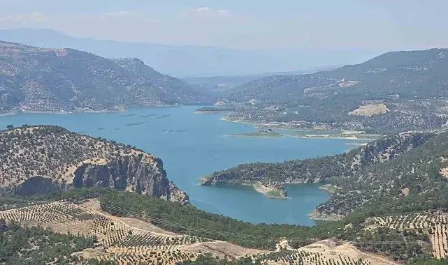 İnceğiz Kanyonu doğal güzelliği ile ziyaretçilerini büyülüyor