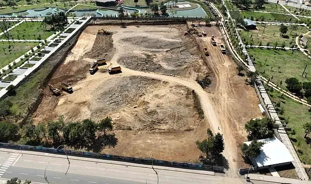 10 bin kişilik dev caminin yapımına başlandı